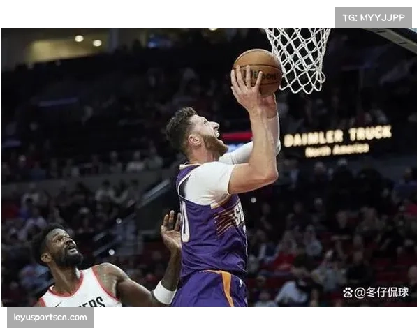 艾顿此役数据惨淡，9分0篮板后半程意外未登场