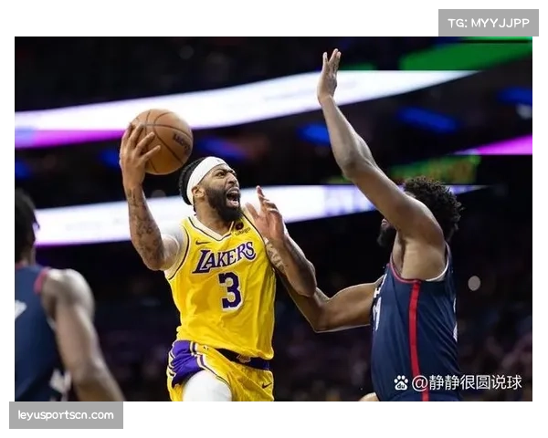 湖人最后时刻成功防成24秒,戴维斯换防至外线功不可没 湖人最后时刻成功防成24秒,戴维斯换防至外线功不可没